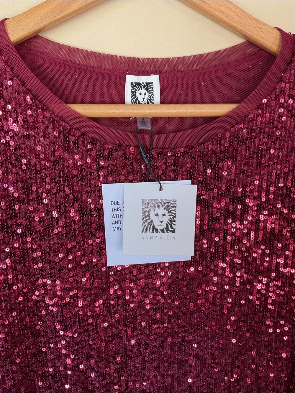 Anne Klein Burgundy Sequin Short Sleeve Top Size M NWT - Picture 2 of 4